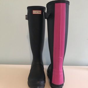 Women’s Tall Matte Hunter Rainboots- Navy and Pink